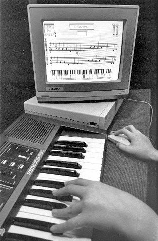 Amiga 1000 is realeased