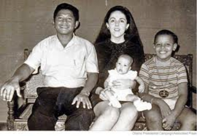 Obama's sister is born