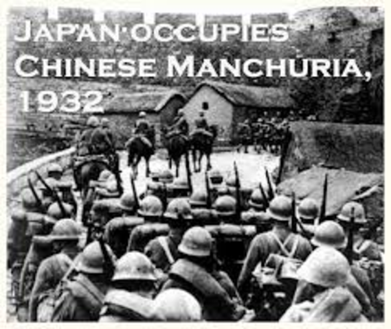 Japan invades Manchuria