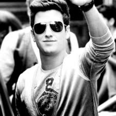 Timeline: The Life of Logan Henderson