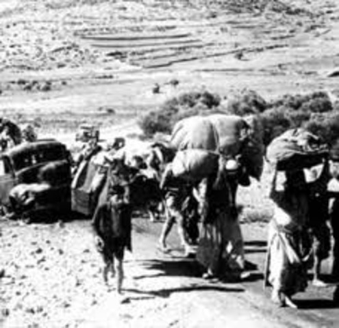 Francia expulsa a los judíos.