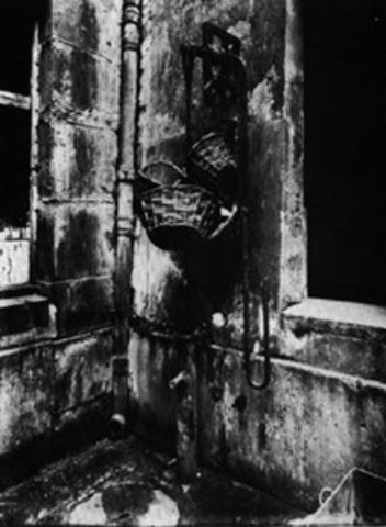 Bruneseau explores the sewers