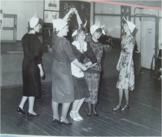 "А ну-ка, мамы!"