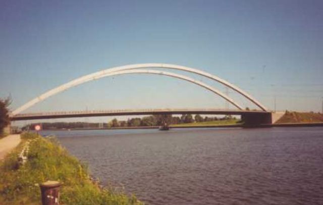 Caterpillar tractors help construct the King Albert Canal
