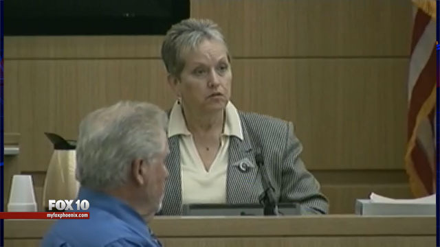 Domestic violence expert testifies in Arias trial