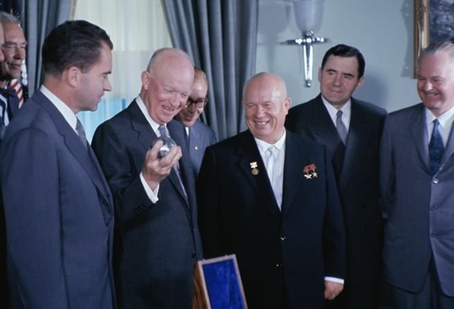 Kruschev viaja a EEUU para entrevistarse con el presidente Eisenhower