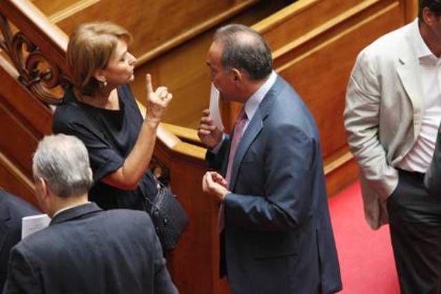 Η «Αθηνά» έβαλε φωτιά στη ΔΗΜΑΡ