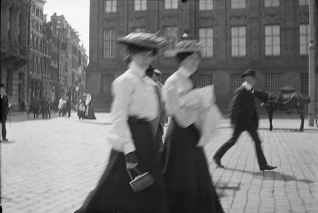 metting at the kissing post