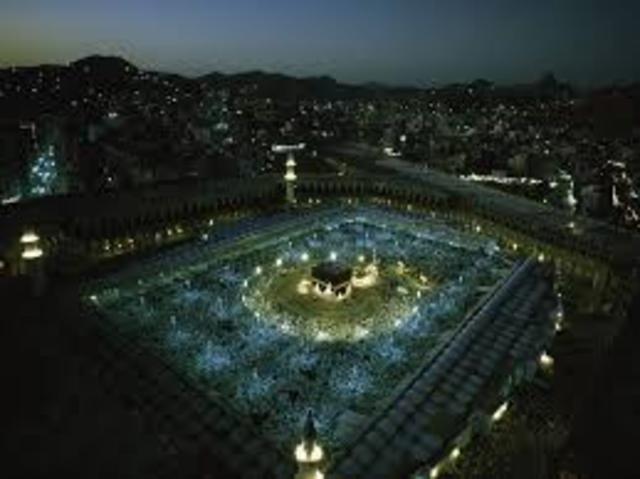 Muhammad returns to Mecca in triumph