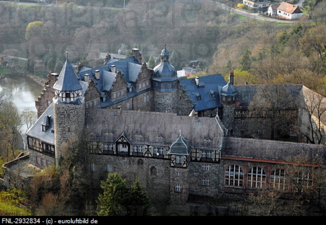 In 1484 his family moved to Mansfeld.