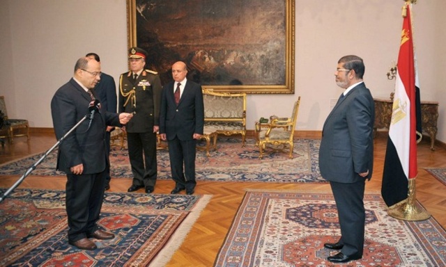 إصدار الإعلان الدستوري