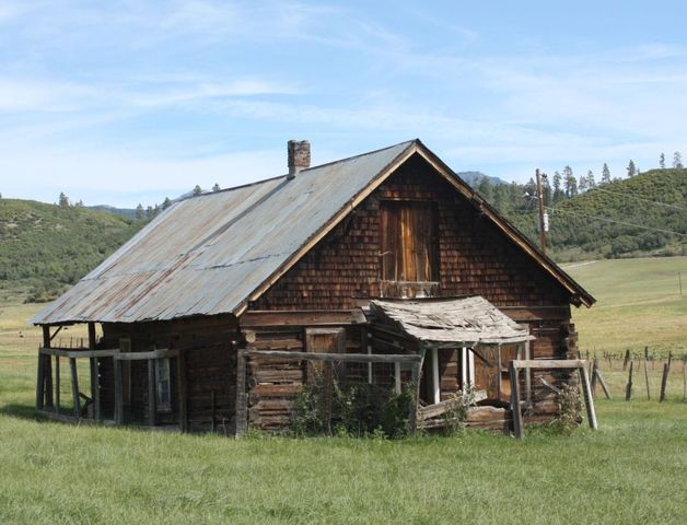 Angry mob attacks John Kay's house