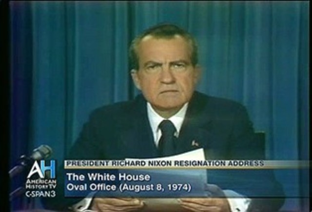Nixon resigns