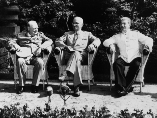 Roosevelt announces "Unconditional Surrender" Policy