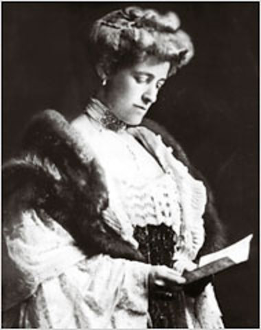 Edith Wharton Wins the Pulitzer Prize