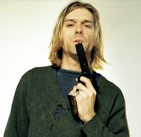 Kurt comete suicidio.