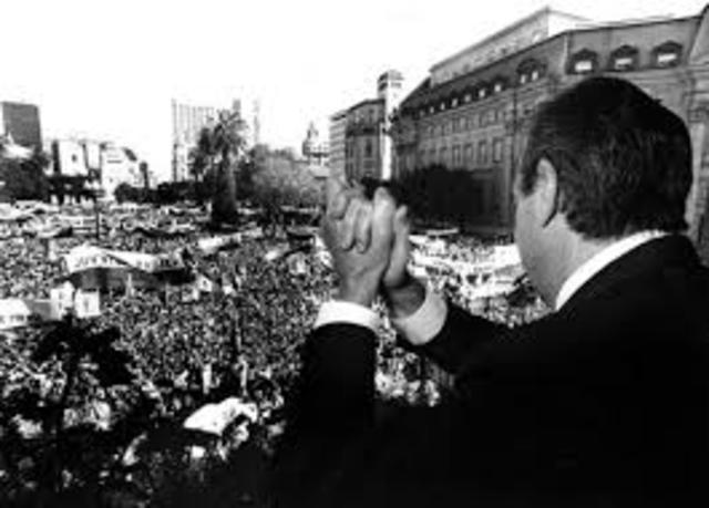 Fin del Proceso Dictatorial. COMIENZO DE LA DEMOCRACIA.