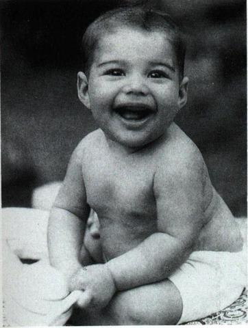 Nasce Farookh Bulsara