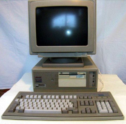 Первые массовые поставки компьютеров в школы