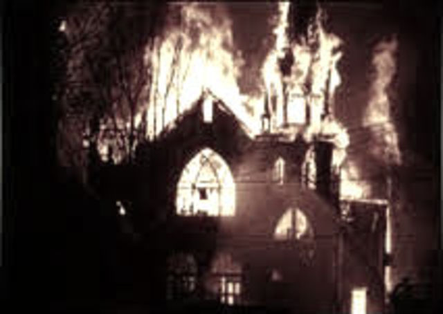 Els marxistas cremen la esglèsia