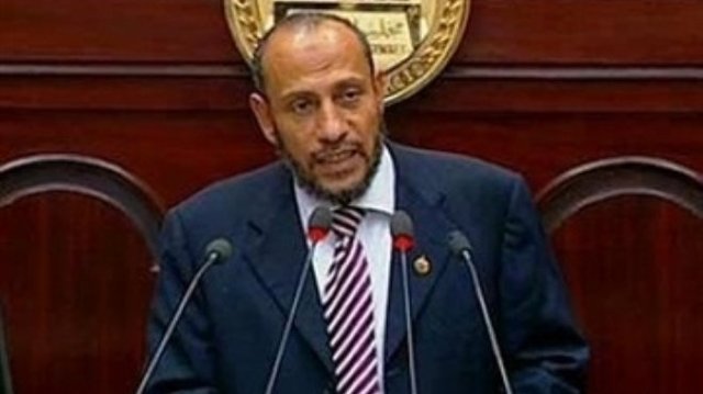 عضو الهيئة العليا لحزب النور "طارق السهري" يطالب بتغيير حكومة قنديل