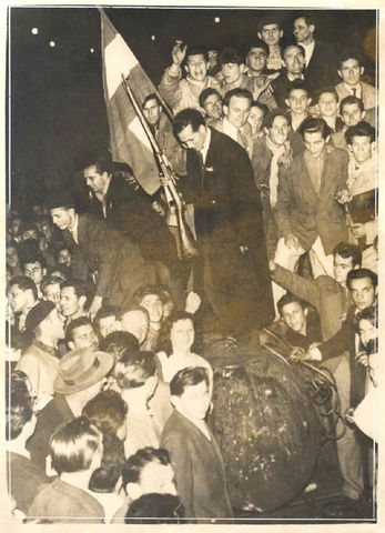 Hungarian Overthrows Communist Governmnet