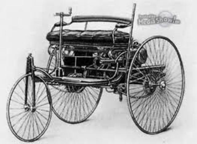 first practical automobile to be powered by an internal-combustion engine;