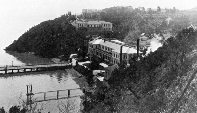 Japanese move to angel island