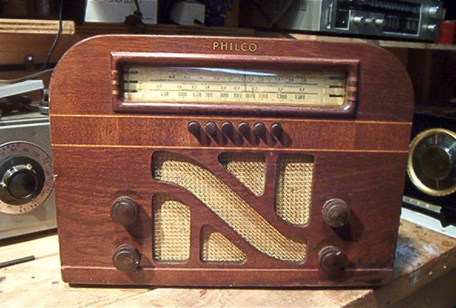 Cresce o número de aparelhos e estações de rádio no Brasil