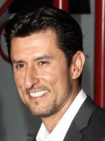 Mia Hamm marries Nomar Garciaparra.