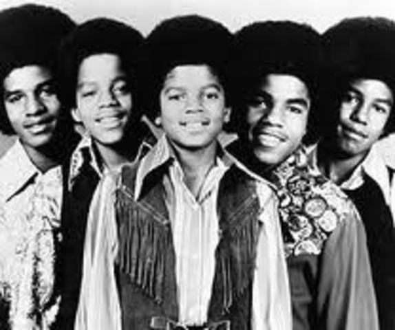 «The Jackson 5» подписывают контракт со звукозаписывающей студией Motown Records