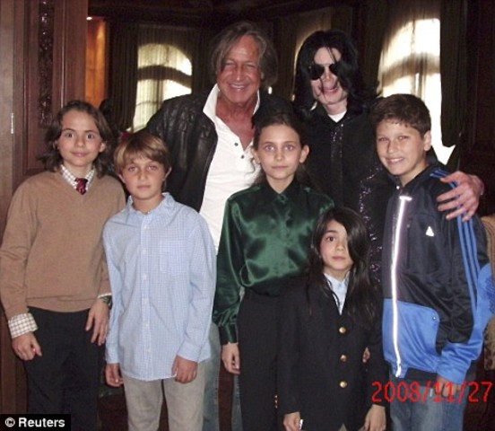 Рождение Принса Майкла Джексона II.