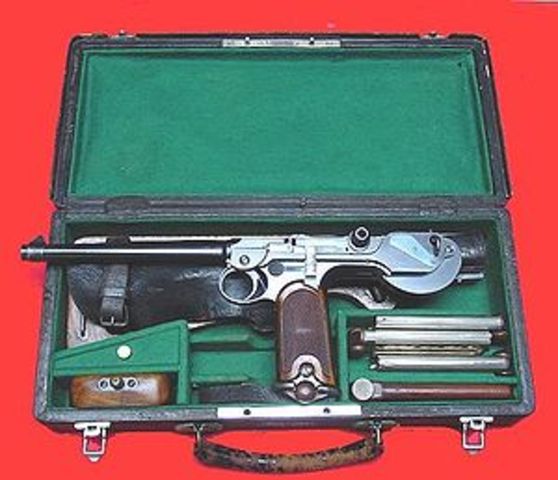 Borchardt pistol - automatic handgun with a separate magazine in the grip