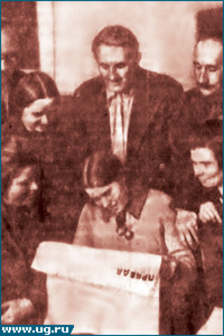 Постановление СНК СССР «Об установлении платности обучения в старших классах средних школ и в высших учебных заведениях СССР и об изменении порядка назначений стипендий»