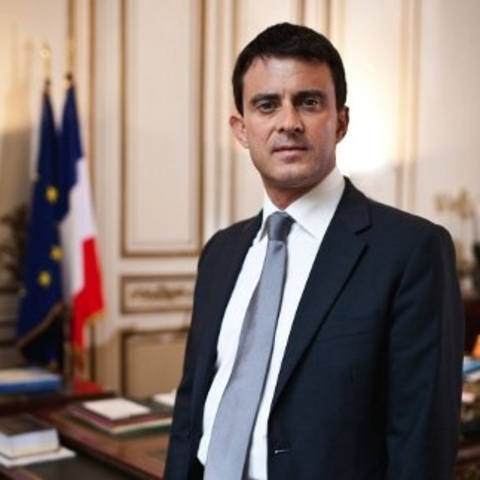 Le Ministre Manuel Valls défend les forces de police