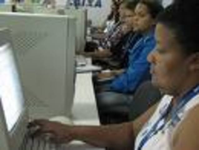 Criada a Comissao especial de Informatica na Educacao