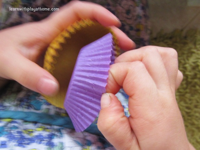 Using Each Hand Independently (Fine Motor Skills)