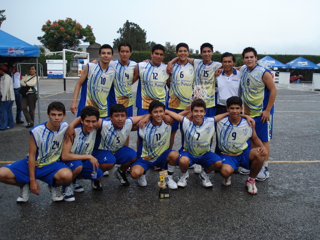 Primer lugar de Baloncesto en Juventud