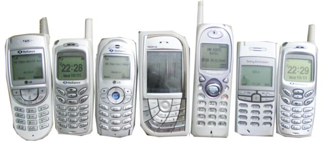 Fabricació dels primers telèfons mòbils