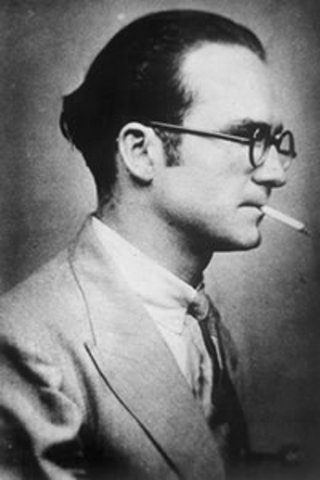 Mircea Eliade født