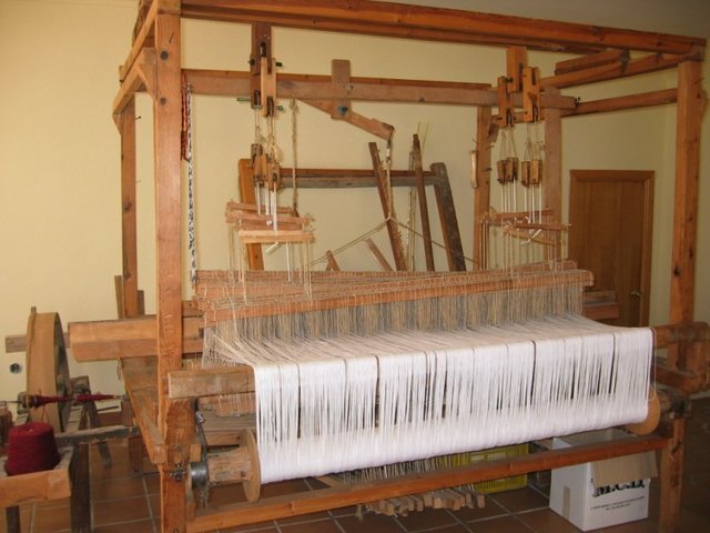 EL TELER I LA MÀQUINA DE FILAR