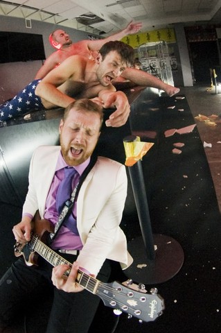 OKT, Julijus Cezaris