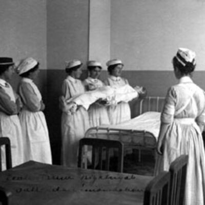 Timeline: LA ENFERMERIA COLOMBIANA DESDE EL SIGLO XX HASTA LA ACTUALIDAD