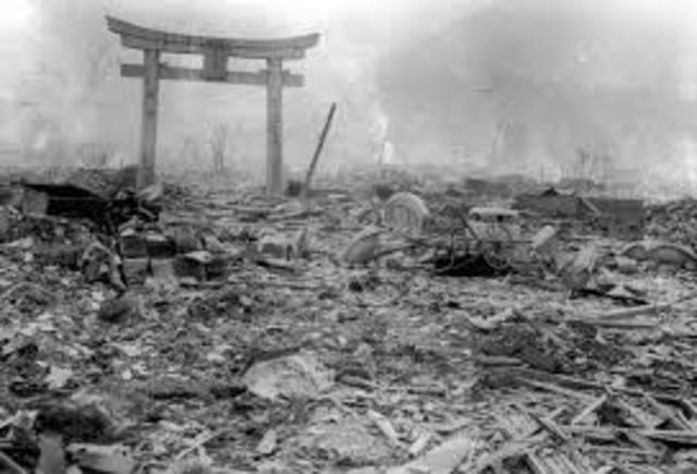 Atomic bomb dropped on Nagasaki