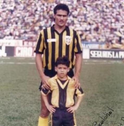 jugador mas joven en debutar en un torneo