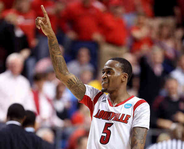 Kevin Ware breaks leg