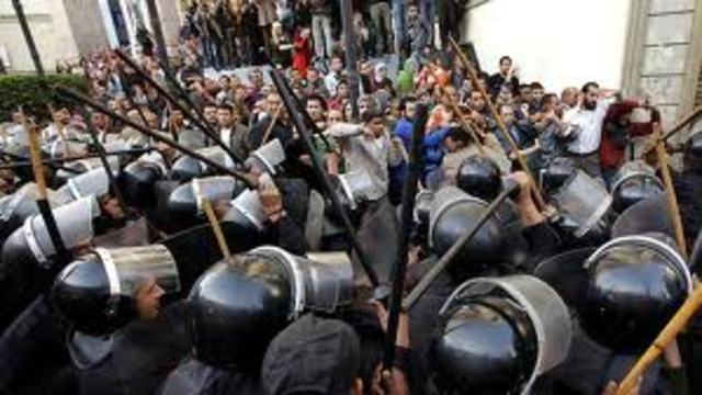 Thousands protest against President Hosni Mubarak