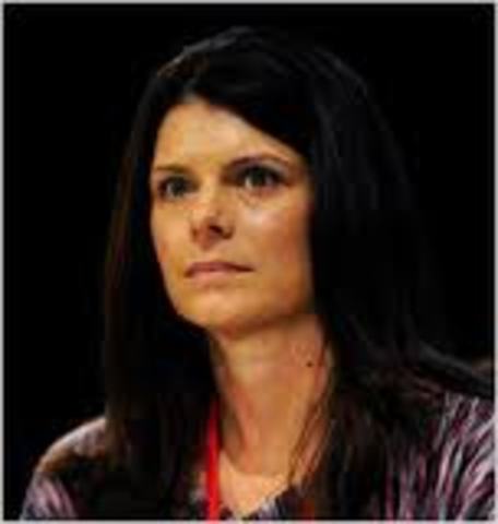Mia hamm retires from soccer