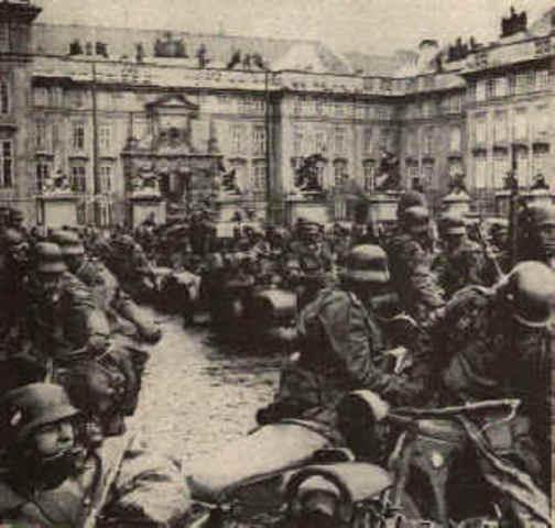 Chapter 17 Section 2 Occupation of Czecchoslovakia