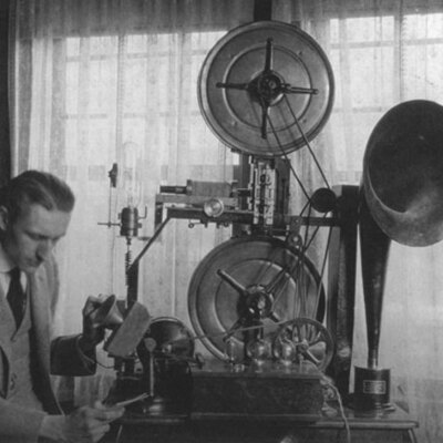 Timeline: The First Talking Picture